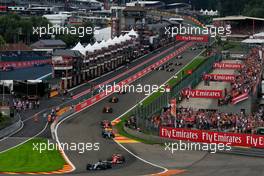 Lewis Hamilton (GBR) Mercedes AMG F1 W08 leads at the start of the race. 27.08.2017. Formula 1 World Championship, Rd 12, Belgian Grand Prix, Spa Francorchamps, Belgium, Race Day.