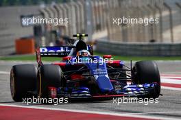 Carlos Sainz Jr (ESP) Scuderia Toro Rosso STR12. 14.04.2017. Formula 1 World Championship, Rd 3, Bahrain Grand Prix, Sakhir, Bahrain, Practice Day