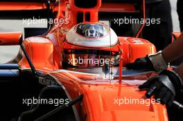 Stoffel Vandoorne (BEL) McLaren MCL32. 14.04.2017. Formula 1 World Championship, Rd 3, Bahrain Grand Prix, Sakhir, Bahrain, Practice Day