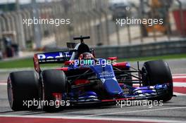 Daniil Kvyat (RUS) Scuderia Toro Rosso STR12. 14.04.2017. Formula 1 World Championship, Rd 3, Bahrain Grand Prix, Sakhir, Bahrain, Practice Day