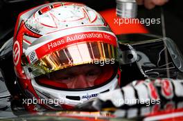 Kevin Magnussen (DEN) Haas VF-17. 14.04.2017. Formula 1 World Championship, Rd 3, Bahrain Grand Prix, Sakhir, Bahrain, Practice Day