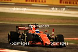 Fernando Alonso (ESP) McLaren MCL32. 14.04.2017. Formula 1 World Championship, Rd 3, Bahrain Grand Prix, Sakhir, Bahrain, Practice Day