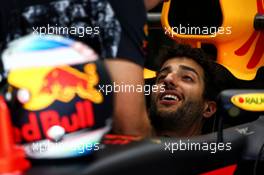 Daniel Ricciardo (AUS) Red Bull Racing RB13. 14.04.2017. Formula 1 World Championship, Rd 3, Bahrain Grand Prix, Sakhir, Bahrain, Practice Day