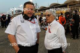 (L to R): Zak Brown (USA) McLaren Executive Director with Bernie Ecclestone (GBR) on the grid. 16.04.2017. Formula 1 World Championship, Rd 3, Bahrain Grand Prix, Sakhir, Bahrain, Race Day.