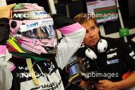 Sergio Perez (MEX) Sahara Force India F1. 16.04.2017. Formula 1 World Championship, Rd 3, Bahrain Grand Prix, Sakhir, Bahrain, Race Day.