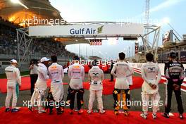 Grid atmosphere 16.04.2017. Formula 1 World Championship, Rd 3, Bahrain Grand Prix, Sakhir, Bahrain, Race Day.