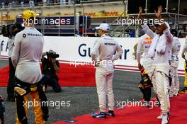 Lewis Hamilton (GBR) Mercedes AMG F1 on the grid. 16.04.2017. Formula 1 World Championship, Rd 3, Bahrain Grand Prix, Sakhir, Bahrain, Race Day.