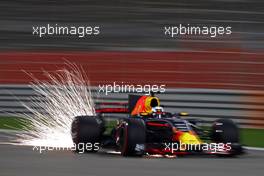 Daniel Ricciardo (AUS) Red Bull Racing  15.04.2017. Formula 1 World Championship, Rd 3, Bahrain Grand Prix, Sakhir, Bahrain, Qualifying Day.