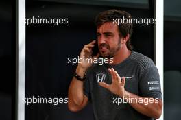 Fernando Alonso (ESP) McLaren. 16.04.2017. Formula 1 World Championship, Rd 3, Bahrain Grand Prix, Sakhir, Bahrain, Race Day.