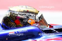 Sean Gelael (IDN) Scuderia Toro Rosso STR12 Test Driver. 18.04.2017. Formula 1 Testing. Sakhir, Bahrain. Tuesday.