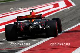 Pierre Gasly (FRA) Red Bull Racing RB13 Test Driver. 19.04.2017. Formula 1 Testing. Sakhir, Bahrain. Wednesday.
