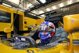 Sergey Sirotkin (RUS) Renault Sport F1 Team   19.04.2017. Formula 1 Testing. Sakhir, Bahrain. Wednesday.