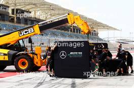 The Mercedes AMG F1 of Valtteri Bottas (FIN) is recovered back to the pits. 19.04.2017. Formula 1 Testing. Sakhir, Bahrain. Wednesday.
