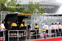 Renault Sport F1 Team pit gantry. 09.06.2017. Formula 1 World Championship, Rd 7, Canadian Grand Prix, Montreal, Canada, Practice Day.