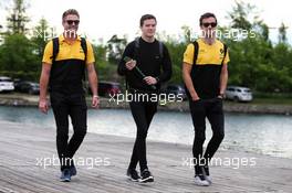 (L to R): Jock Clear (GBR) Ferrari Engineering Director with Will Palmer (GBR) and Jolyon Palmer (GBR) Renault Sport F1 Team. 09.06.2017. Formula 1 World Championship, Rd 7, Canadian Grand Prix, Montreal, Canada, Practice Day.