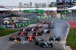 Lewis Hamilton (GBR) Mercedes AMG F1 W08 leads at the start of the race. 11.06.2017. Formula 1 World Championship, Rd 7, Canadian Grand Prix, Montreal, Canada, Race Day.
