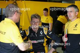 Nico Hulkenberg (GER) Renault Sport F1 Team and Nick Chester (GBR) Renault Sport F1 Team Chassis Technical Director  08.06.2017. Formula 1 World Championship, Rd 7, Canadian Grand Prix, Montreal, Canada, Preparation Day.