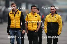 (L to R): Sergey Sirotkin (RUS) Renault Sport F1 Team Third Driver with Jolyon Palmer (GBR) Renault Sport F1 Team and Alan Permane (GBR) Renault Sport F1 Team Trackside Operations Director. 07.04.2017. Formula 1 World Championship, Rd 2, Chinese Grand Prix, Shanghai, China, Practice Day.