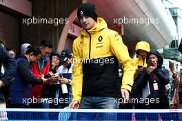 Nico Hulkenberg (GER) Renault Sport F1 Team plays table tennis in the pits. 09.04.2017. Formula 1 World Championship, Rd 2, Chinese Grand Prix, Shanghai, China, Race Day.