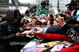 Lewis Hamilton (GBR) Mercedes AMG F1 signs autographs for the fans. 06.04.2017. Formula 1 World Championship, Rd 2, Chinese Grand Prix, Shanghai, China, Preparation Day.