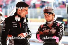 (L to R): Tim Wright (GBR) Sahara Force India F1 Team Race Engineer with Sergio Perez (MEX) Sahara Force India F1. 12.05.2017. Formula 1 World Championship, Rd 5, Spanish Grand Prix, Barcelona, Spain, Practice Day.