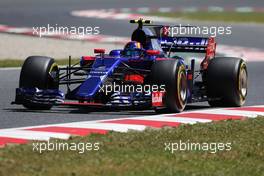 Carlos Sainz Jr (ESP) Scuderia Toro Rosso STR12. 12.05.2017. Formula 1 World Championship, Rd 5, Spanish Grand Prix, Barcelona, Spain, Practice Day.