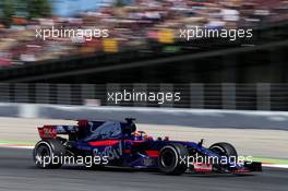 Daniil Kvyat (RUS) Scuderia Toro Rosso STR12. 12.05.2017. Formula 1 World Championship, Rd 5, Spanish Grand Prix, Barcelona, Spain, Practice Day.
