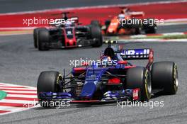 Carlos Sainz Jr (ESP) Scuderia Toro Rosso STR12. 14.05.2017. Formula 1 World Championship, Rd 5, Spanish Grand Prix, Barcelona, Spain, Race Day.