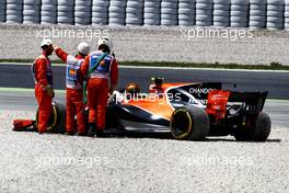 Stoffel Vandoorne (BEL) McLaren MCL32 crashed out of the race. 14.05.2017. Formula 1 World Championship, Rd 5, Spanish Grand Prix, Barcelona, Spain, Race Day.