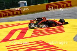 Stoffel Vandoorne (BEL) McLaren MCL32 crashes out of the race. 14.05.2017. Formula 1 World Championship, Rd 5, Spanish Grand Prix, Barcelona, Spain, Race Day.