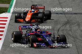Daniil Kvyat (RUS) Scuderia Toro Rosso STR12. 14.05.2017. Formula 1 World Championship, Rd 5, Spanish Grand Prix, Barcelona, Spain, Race Day.
