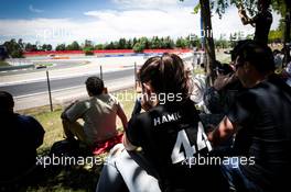 Lewis Hamilton (GBR) Mercedes AMG F1 W08 watched by fans. 13.05.2017. Formula 1 World Championship, Rd 5, Spanish Grand Prix, Barcelona, Spain, Qualifying Day.
