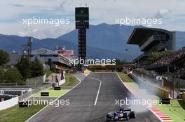 Pascal Wehrlein (GER) Sauber C36 locks up under braking. 13.05.2017. Formula 1 World Championship, Rd 5, Spanish Grand Prix, Barcelona, Spain, Qualifying Day.