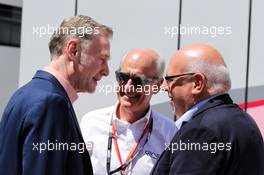 Sean Bratches (USA) Formula 1 Managing Director, Commercial Operations (Left). 13.05.2017. Formula 1 World Championship, Rd 5, Spanish Grand Prix, Barcelona, Spain, Qualifying Day.