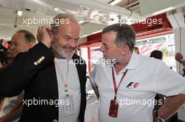(L to R): Kelsey Grammer (USA) Actor with Paul Stoddart (AUS) Two-Seater F1 Experiences. 13.05.2017. Formula 1 World Championship, Rd 5, Spanish Grand Prix, Barcelona, Spain, Qualifying Day.
