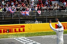 Lewis Hamilton (GBR) Mercedes AMG F1 celebrates his pole position on the main straight after qualifying. 13.05.2017. Formula 1 World Championship, Rd 5, Spanish Grand Prix, Barcelona, Spain, Qualifying Day.