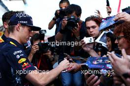 Max Verstappen (NLD) Red Bull Racing signs autographs for the fans. 11.05.2017. Formula 1 World Championship, Rd 5, Spanish Grand Prix, Barcelona, Spain, Preparation Day.