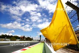 Track atmosphere, yellow flag 11.05.2017. Formula 1 World Championship, Rd 5, Spanish Grand Prix, Barcelona, Spain, Preparation Day.