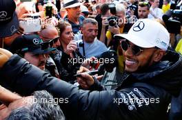Lewis Hamilton (GBR) Mercedes AMG F1 signs autographs for the fans. 11.05.2017. Formula 1 World Championship, Rd 5, Spanish Grand Prix, Barcelona, Spain, Preparation Day.