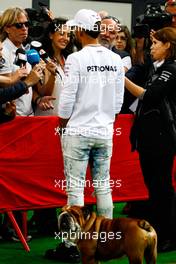 Lewis Hamilton (GBR) Mercedes AMG F1 with the media. 11.05.2017. Formula 1 World Championship, Rd 5, Spanish Grand Prix, Barcelona, Spain, Preparation Day.