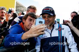 Felipe Massa (BRA) Williams with fans. 11.05.2017. Formula 1 World Championship, Rd 5, Spanish Grand Prix, Barcelona, Spain, Preparation Day.