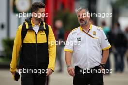 (L to R): Martin Poole (GBR) Renault Sport F1 Team Personal Trainer with Geoff Simmonds (GBR) Renault Sport F1 Team, Race Team Co-Ordinator. 15.07.2017. Formula 1 World Championship, Rd 10, British Grand Prix, Silverstone, England, Qualifying Day.