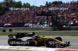 Jolyon Palmer (GBR) Renault Sport F1 Team RS17. 03.09.2017. Formula 1 World Championship, Rd 13, Italian Grand Prix, Monza, Italy, Race Day.