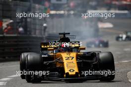 Nico Hulkenberg (GER) Renault Sport F1 Team RS17 with an engine problem. 28.05.2017. Formula 1 World Championship, Rd 6, Monaco Grand Prix, Monte Carlo, Monaco, Race Day.