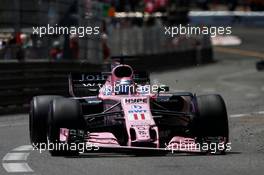 Sergio Perez (MEX) Sahara Force India F1 VJM10 with a damaged front wing. 28.05.2017. Formula 1 World Championship, Rd 6, Monaco Grand Prix, Monte Carlo, Monaco, Race Day.