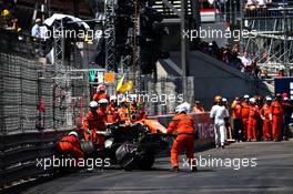 The McLaren MCL32 of Stoffel Vandoorne (BEL) McLaren is removed from the circuit by marshals after he crashed in qualifying. 27.05.2017. Formula 1 World Championship, Rd 6, Monaco Grand Prix, Monte Carlo, Monaco, Qualifying Day.