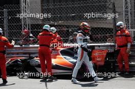 Stoffel Vandoorne (BEL) McLaren MCL32 crashed during qualifying. 27.05.2017. Formula 1 World Championship, Rd 6, Monaco Grand Prix, Monte Carlo, Monaco, Qualifying Day.