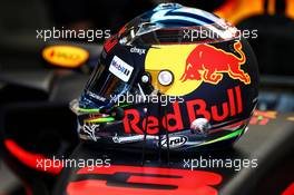 The helmet of Daniel Ricciardo (AUS) Red Bull Racing RB13. 25.05.2017. Formula 1 World Championship, Rd 6, Monaco Grand Prix, Monte Carlo, Monaco, Practice Day.