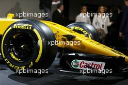 Renault Sport F1 Team RS17 - Pirelli tyre and front wing detail. 21.02.2017. Renault Sport Formula One Team RS17 Launch, Royal Horticultural Society Headquarters, London, England.
