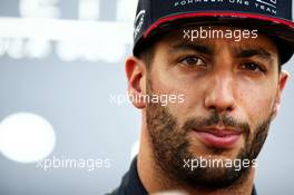 Daniel Ricciardo (AUS) Red Bull Racing with the media. 28.04.2017. Formula 1 World Championship, Rd 4, Russian Grand Prix, Sochi Autodrom, Sochi, Russia, Practice Day.
